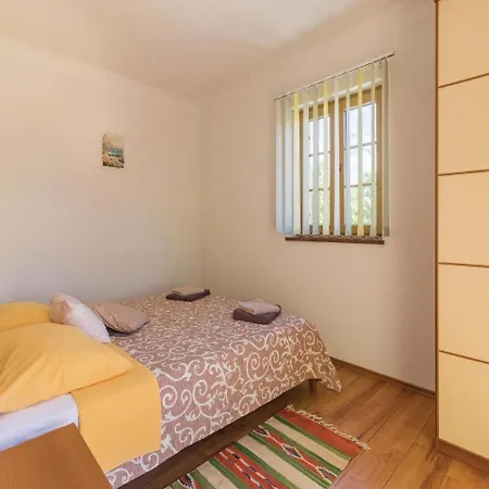 Five Bedroom Holiday In Сasa de vacaciones Krnica
