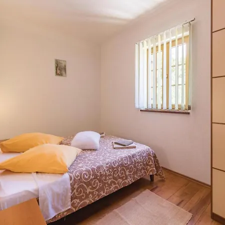 Five Bedroom Holiday In *