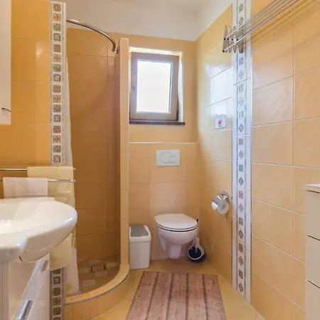 Five Bedroom Holiday In