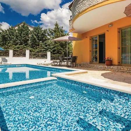 Five Bedroom Holiday In Сasa de vacaciones *