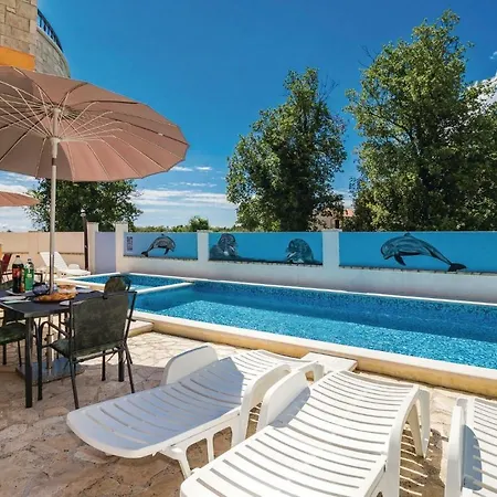 Five Bedroom Holiday In