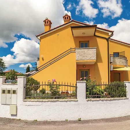 Five Bedroom Holiday In
